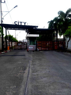 Townhouses for sale Khlong Sam Wa : For sale: 2-storey townhouse in City Sense Village, Soi Phraya Suren 30, Bang Chan, Khlong Sam Wa, Bangkok.