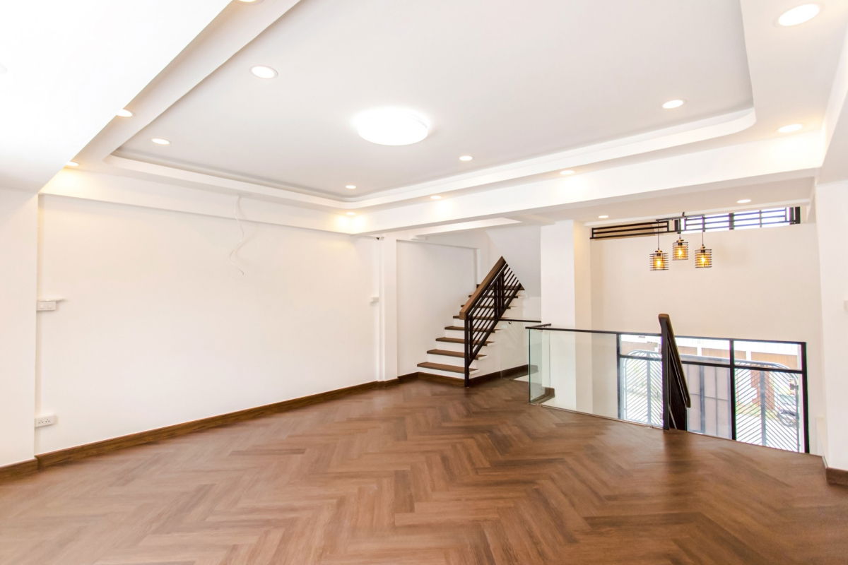 รูป ST0027 | ขาย Townhome 3 ชั้น “SNOW WHITE” ❌ จาก 7.59 ลบ. เหลือเพียง 7.29 ลบ. ✅ ฟรีค่าโอน 🚆 MRT  โชคชัย4 - รูปที่ 12/37