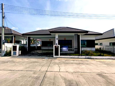 Houses for sale Nakhon Ratchasima : FOR SALE  HOUSE PROPERTY  3400000 BAHT.