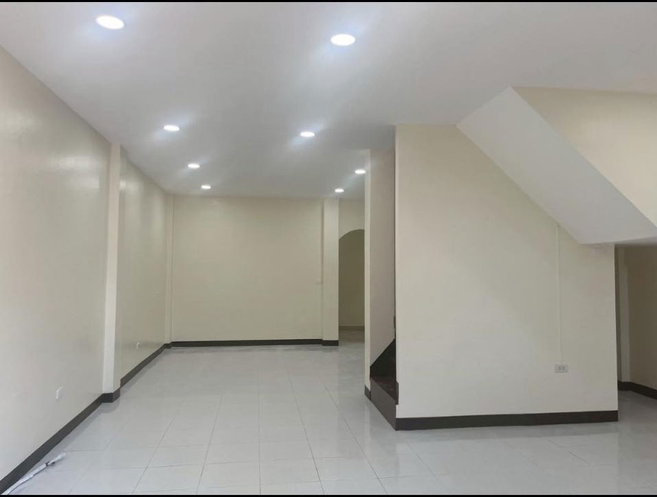 รูป เช่า ให้เช่า ปล่อยเช่า ทาวน์เฮ้าส์ สุขุมวิท 48 ราคาถูก สนใจ Line: @951qfbfi - รูปที่ 2/10