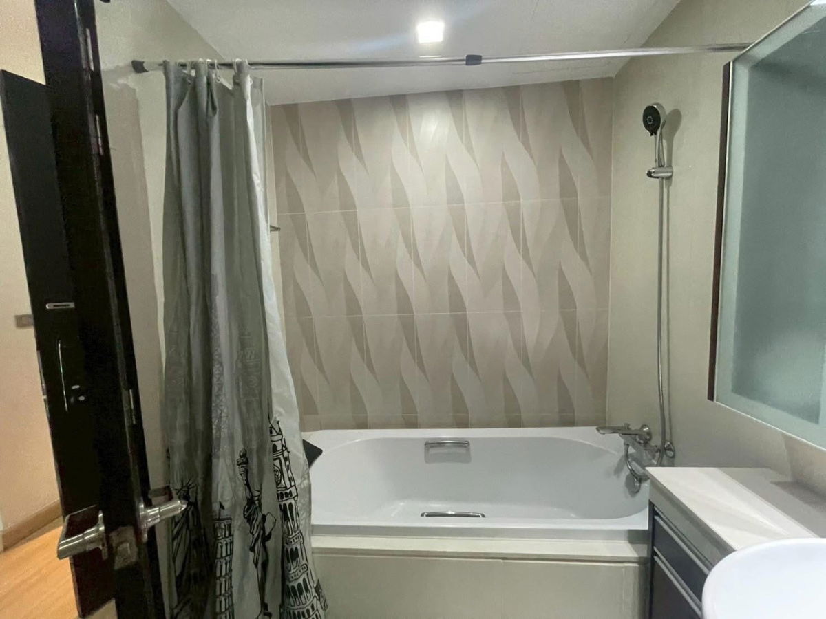 picture Sky Walk                   Residence  - 5/11