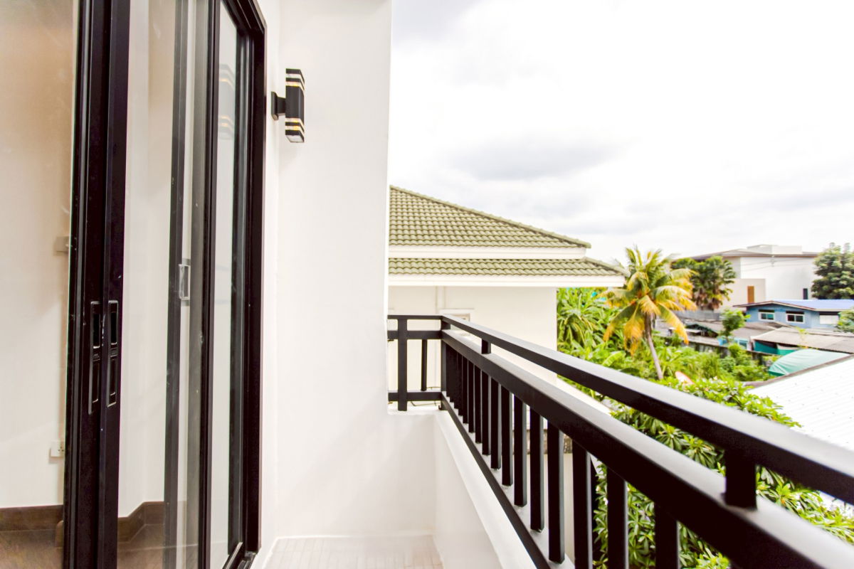 รูป ST0027 | ขาย Townhome 3 ชั้น “SNOW WHITE” ❌ จาก 7.59 ลบ. เหลือเพียง 7.29 ลบ. ✅ ฟรีค่าโอน 🚆 MRT  โชคชัย4 - รูปที่ 17/37