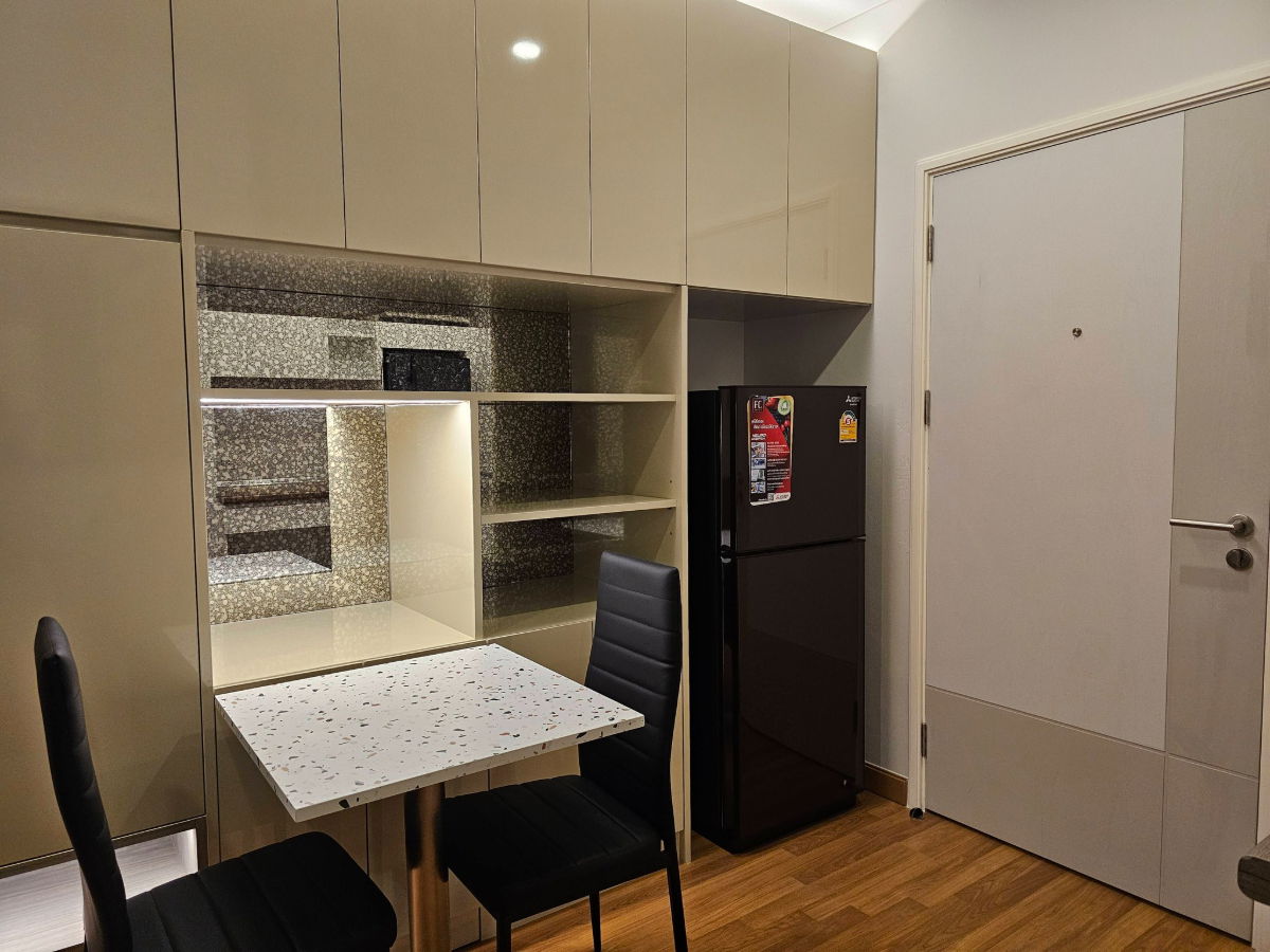 รูป 🏢 ให้เช่าคอนโด Lumpini Place รัชดา–สาธุ• BTS ช่องนนทรี💰 ค่าเช่า 13,500 บาท รหัส RS4387 - รูปที่ 3/14