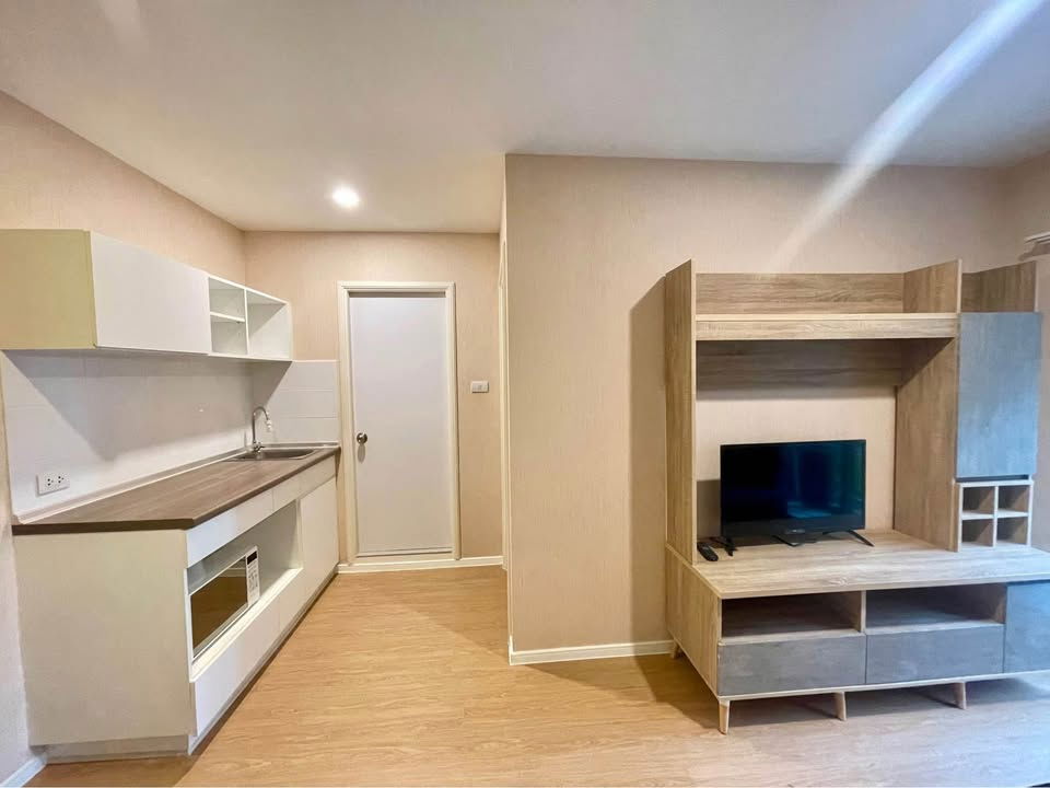 รูป ให้เช่า ลุมพินี เพลส บางนา กม.3 มีเฟอร์นิเจอร์+เครื่องใช้ไฟฟ้าครบ - รูปที่ 4/9