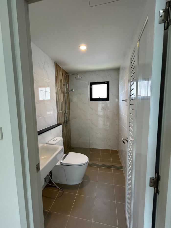 รูป ขายบ้านเดี่ยว 2 ชั้น โครงการ Breeze at Eastern Star Foresto บูรพาพัฒน์–สุขุมวิท ทำเลดี ใกล้นิคมมาบตาพุด เพียง 3.5 ลบ. - รูปที่ 14/19