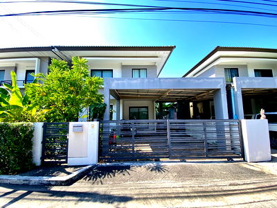 Houses for sale : For Sale: 2-Storey Detached Home at Areeya Como Wongwaen–Ramintra Phase 1 Well-Maintained Home in a Peaceful, High-Quality Community