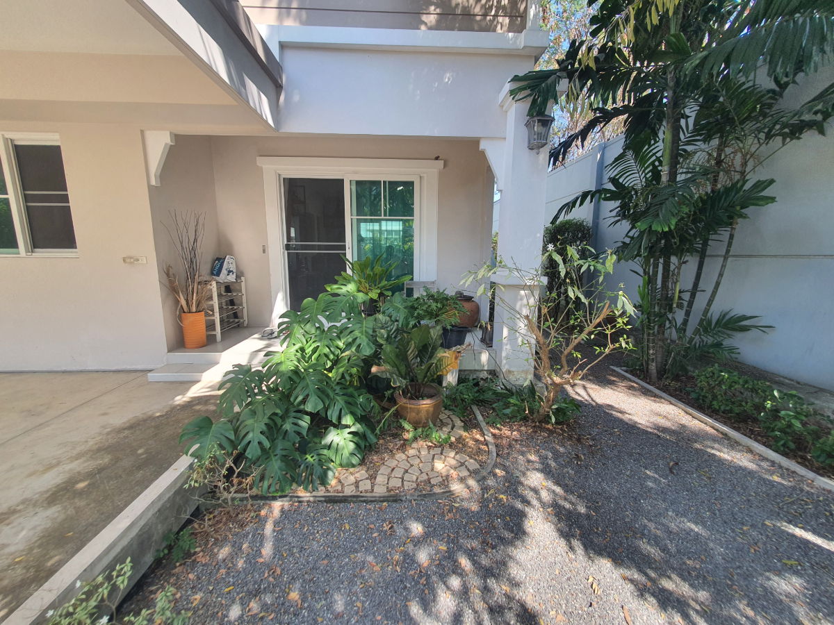 รูป ขายบ้านเดี่ยวหลังมุม ม.วิลลาจจิโอ ปิ่นเกล้า-ศาลายา จาก Land & Houses  บ้านสวย สไตล์ Urban Cottage, สวนรอบบ้านร่มรื่น, ใกล้มหาวิทยาลัยมหิดล เพียง 3 กม.  - รูปที่ 20/48