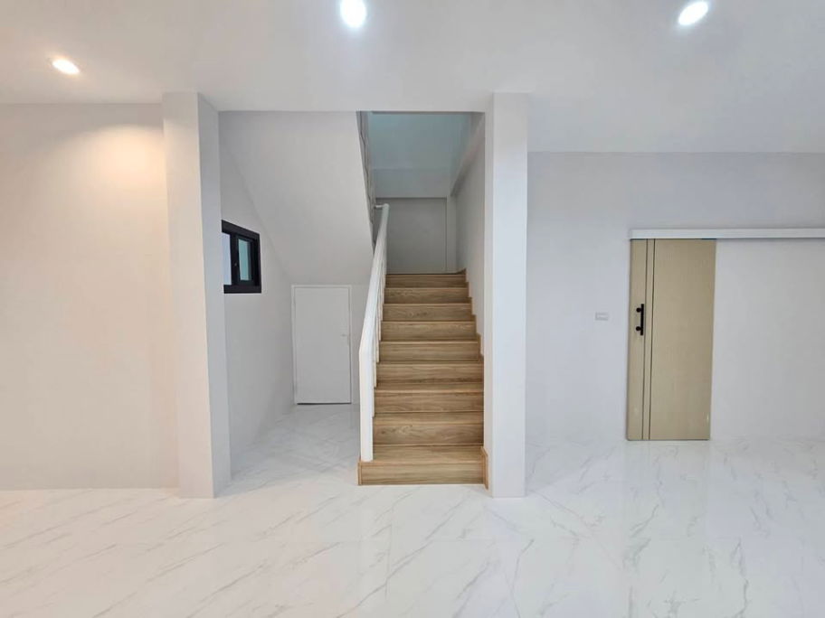 picture 🏡 𝗛𝗢𝗨𝗦𝗘 𝗙𝗢𝗥 𝗦𝗔𝗟𝗘 | Baan Gaew Villa Phetkasem 48 ⚡️ - 3/7