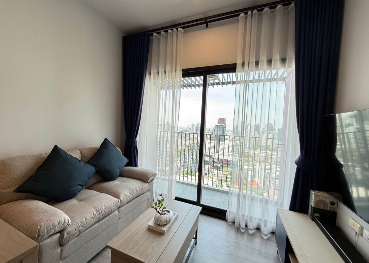 picture XT                       EKKAMAI  - 5/9