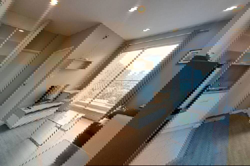 picture Rent !! pool view / city view, high floor 14+, Good location!! Code C20230103859...Centric Scene Sukhumvit, 1 bed, 1 bath, furnished, ready to move in - 4/12