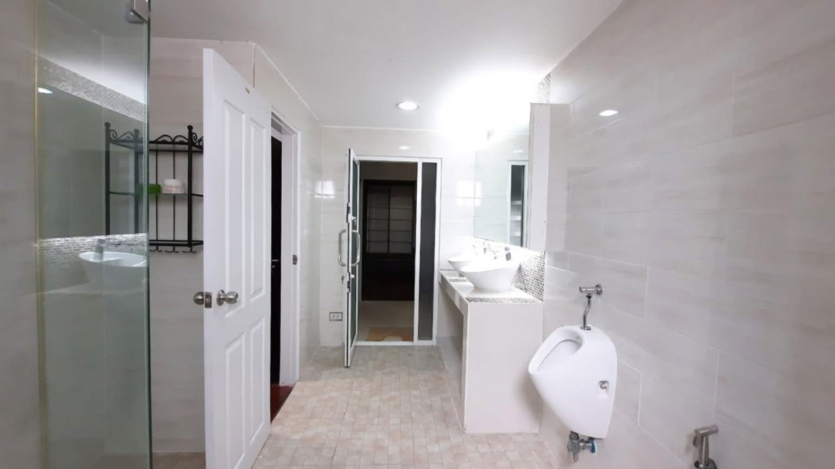 รูป ขาย ซื้อ ทาวน์เฮ้าส์ 4 ชั้น หมู่บ้านวราธรวิลล์ พัฒนาการ 44 ทำเลดี เดินทางสะดวก สนใจ Line ID: @951qfbfi - รูปที่ 5/12