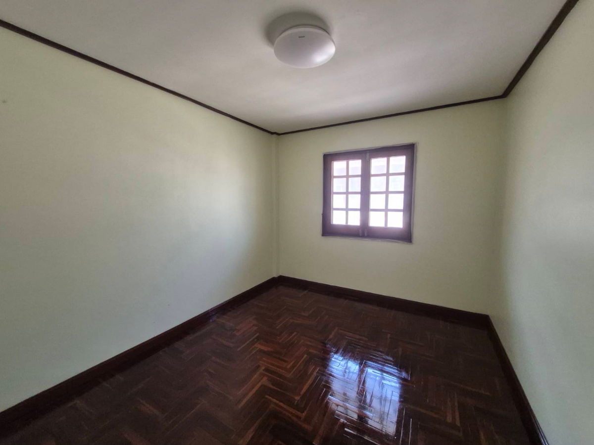 รูป ทาวน์เฮาส์พร้อมซื้อ ที่ : ราชาวิลล่า ซอยลาดพร้าว 67/2 - รูปที่ 2/9