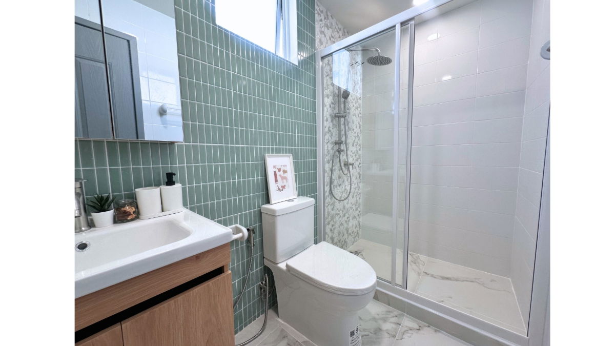 รูป ทาวน์โฮมรีโนเวทใหม่ แปลงมุม พร้อมสวน 29 ตร.ว.  เดอะ คัลเลอร์ส วงแหวนฯ-ลำลูกกา คลอง4 หลังใหญ่  4 นอน พร้อมสวน ราคา 2 ล้านต้น + โปรฯ ฟรี!! หลายรายการ - รูปที่ 10/19