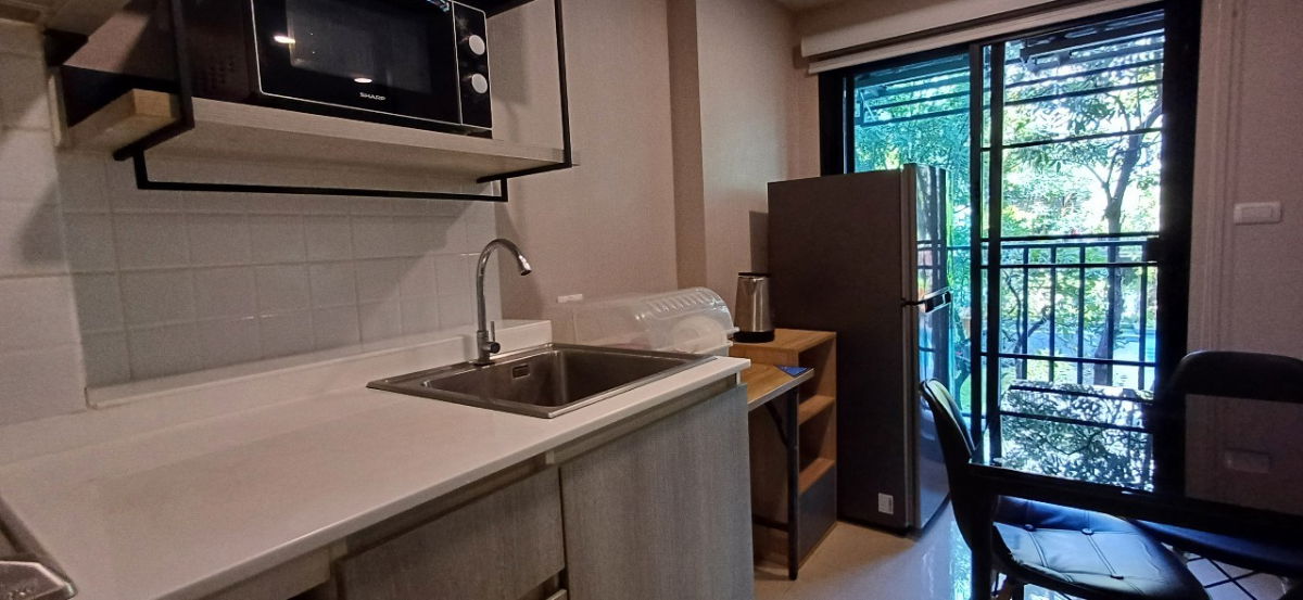 รูป เอสเซ็นท์วิลล์คอนโด อยู่ในเซ็นทรัลเฟสติวัลเชียงใหม่ ห้องสวย แยกสัดส่วน วิวสระว่ายน้ำ ห้องไม่ร้อนช่วงบ่าย - รูปที่ 12/18