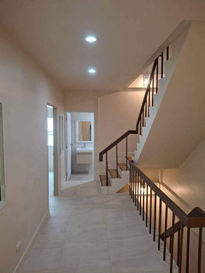 รูป 🏢 ให้เช่า Home Office 4 ชั้น | พระราม 9 ทำเลทอง 6 ห้องนอน 5 ห้องน้ำ ใกล้ Central & MRT ✨ Ready to Move in - รูปที่ 5/20