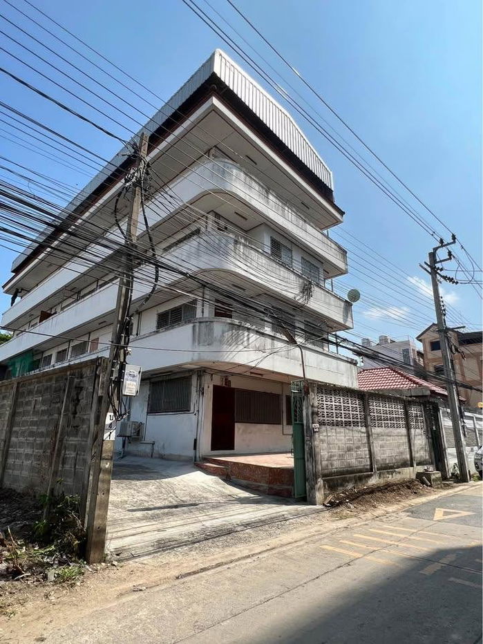 รูป LTH14042 – Commercial for Sale | Udomsuk 42 | 1500 sqm | 15 Rooms 9 Baths | Near BTS Udomsuk | 19.9 MB | อาคารพาณิชย์ขาย อุดมสุข 42 - รูปที่ 2/2
