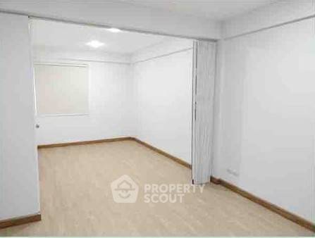 picture 3-BR Townhouse in Samrong Nuea (ID 2431109) - 2/10