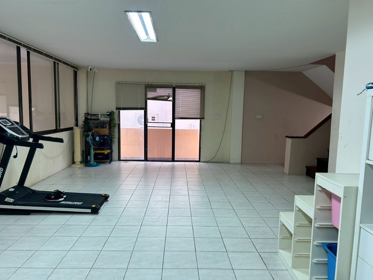 รูป ขายโฮมออฟฟิศ 4 ชั้น ซอยกรุงเทพกรีฑา 15 ทำเลดี ใกล้ทางด่วนและรร.นานาชาติ - รูปที่ 6/16