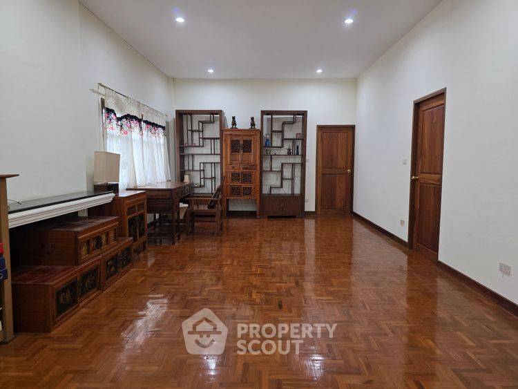 รูป บ้าน 2-ห้องนอน ใน อินทขิล (ID 2426568) - รูปที่ 3/3