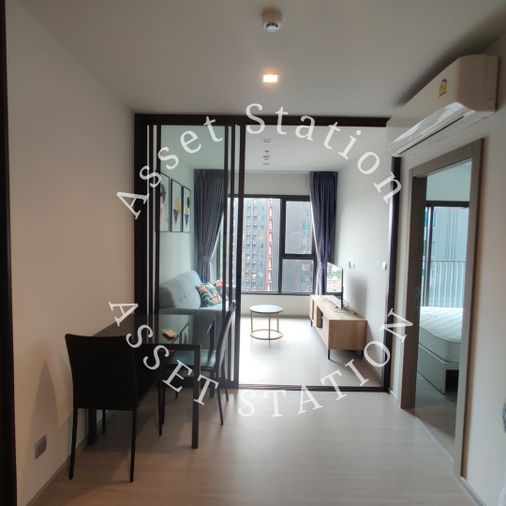 🏢 Urgent Sale!! Life Asoke - Rama 9. Prime location near Srinakharinwirot University and MRT Rama 9 station. ✨