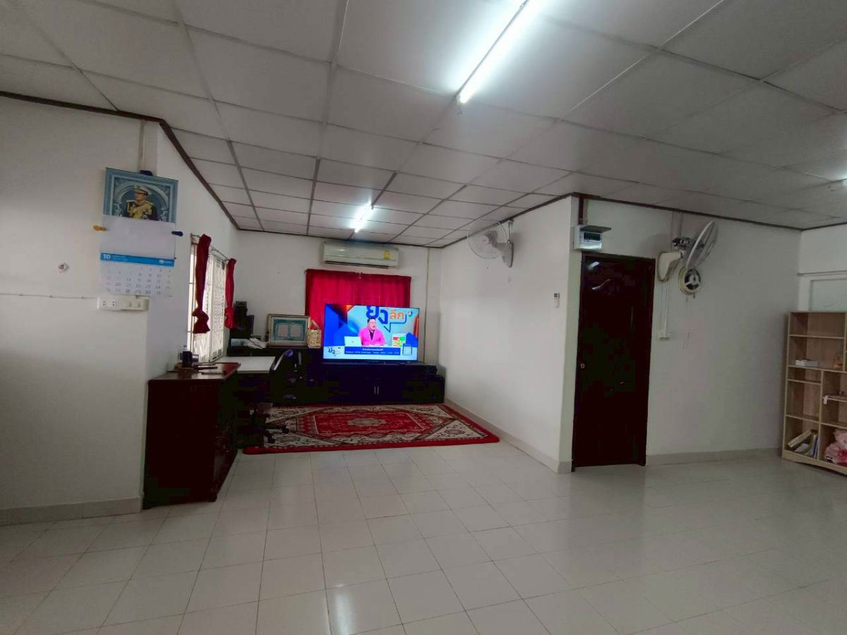 รูป 🏡 บ้านเดี่ยว 1 ชั้น ทำเลสะพานสูง ราคาแค่ 2.8 ล้าน!   ใกล้รถไฟฟ้า 2 สาย | ที่จอดรถ 3 คัน | พร้อมอยู่ทันที 🔥  List No.94711 - รูปที่ 5/10