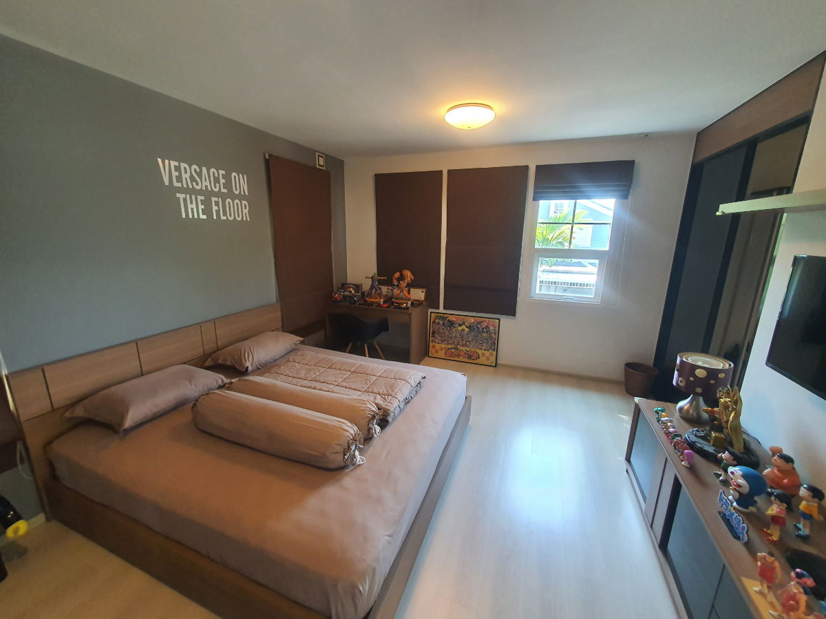 รูป ขายบ้านเดี่ยวหลังมุม ม.วิลลาจจิโอ ปิ่นเกล้า-ศาลายา จาก Land & Houses  บ้านสวย สไตล์ Urban Cottage, สวนรอบบ้านร่มรื่น, ใกล้มหาวิทยาลัยมหิดล เพียง 3 กม.  - รูปที่ 26/48