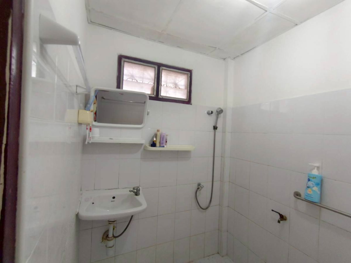 รูป 🏡 บ้านเดี่ยว 1 ชั้น ทำเลสะพานสูง ราคาแค่ 2.8 ล้าน!   ใกล้รถไฟฟ้า 2 สาย | ที่จอดรถ 3 คัน | พร้อมอยู่ทันที 🔥  List No.94711 - รูปที่ 9/10