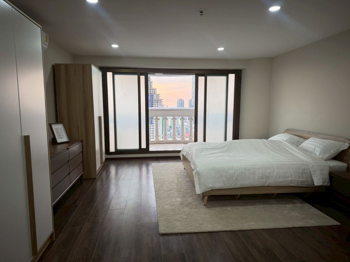 picture  State Tower. 1bed 68sqm. Line id: @pfagent - 8/12