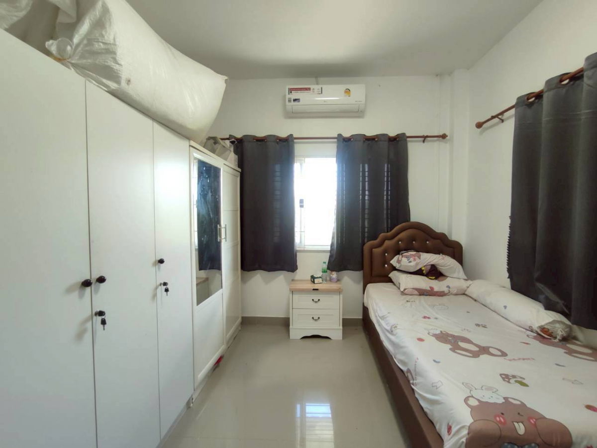 picture 🏡 Single-Storey House with Large Land Near M81 Motorway  📌 Listing no. 94777 - 15/15