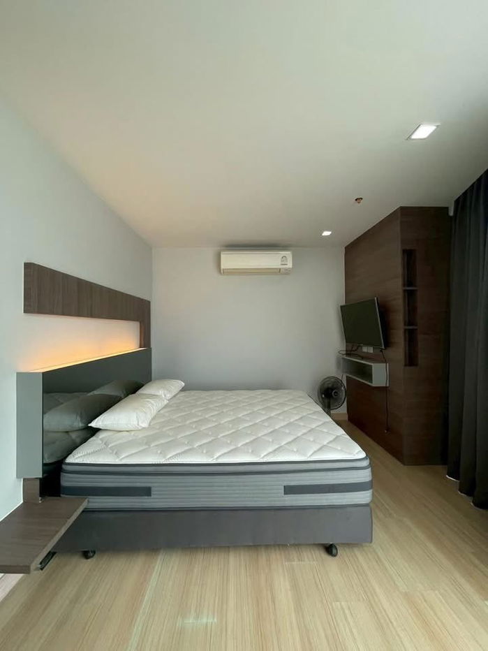 picture Sky Walk                     Residence  - 2/11