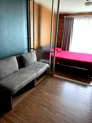Condos for rent 700 Year Sports Arena Chiang Mai :  Escent Ville Condo for Rent (Ready to move in) 6th Floor, Building B, Pool View