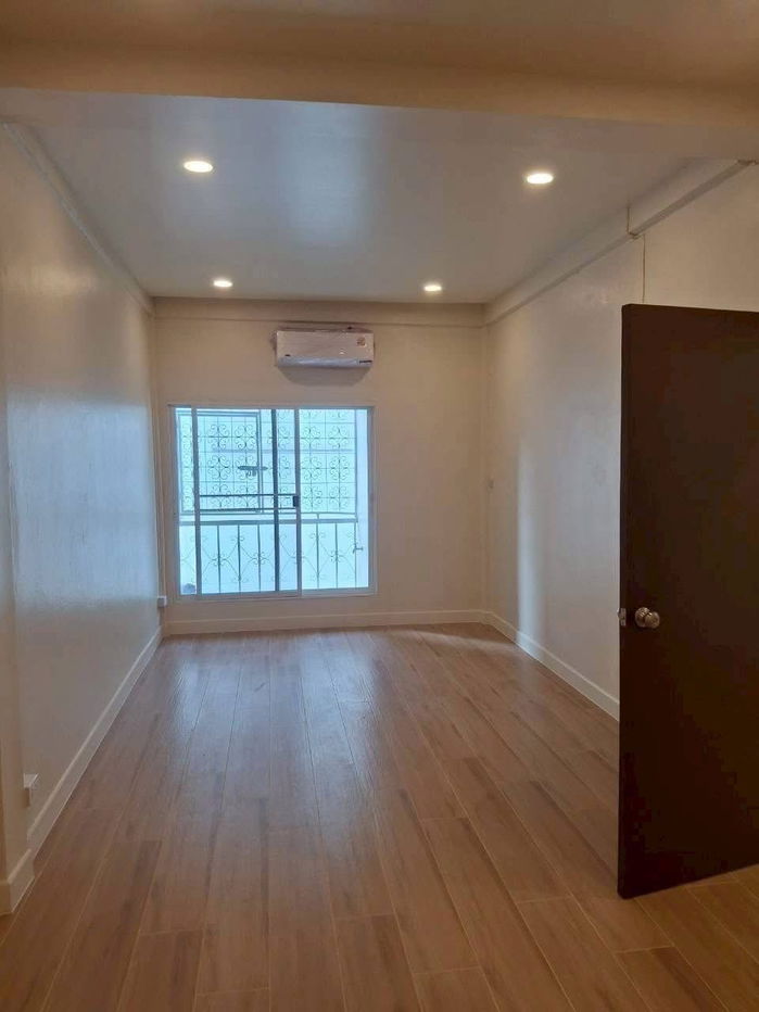 รูป 🏢 ให้เช่า Home Office 4 ชั้น | พระราม 9 ทำเลทอง 6 ห้องนอน 5 ห้องน้ำ ใกล้ Central & MRT ✨ Ready to Move in - รูปที่ 15/20