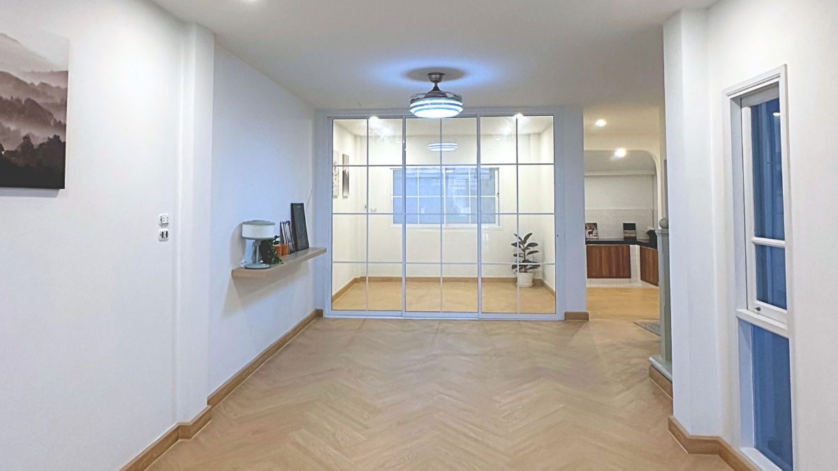 รูป ทาวน์โฮมรีโนเวทใหม่ทั้งหลัง ทิพย์พิมาน การ์เด้น บ้านกล้วย-ไทรน้อย 900 เมตร ถึงแจส กรีน วิลเลจ บางบัวทอง 4 ห้องนอน 1 ห้องอเนกประสงค์ ราคา 2 ล้านต้นๆ   - รูปที่ 2/19