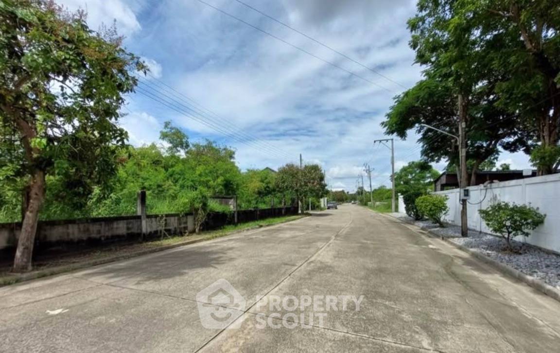 รูป ที่ดินสำหรับปล่อยขาย 696 ตารางเมตร แถว ใน คลองสามประเวศ (ID 2501542) - รูปที่ 2/3