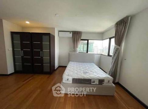 คอนโด 3-ห้องนอน ที่ สาธร การ์เด้นส์ ใกล้ MRT สีลม (ID 2502739)