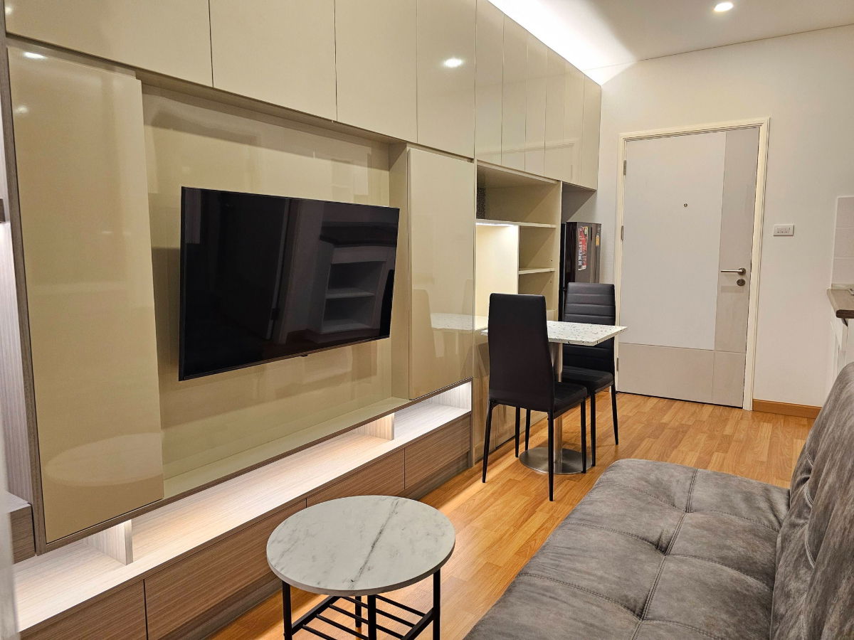 รูป 🏢 ให้เช่าคอนโด Lumpini Place รัชดา–สาธุ• BTS ช่องนนทรี💰 ค่าเช่า 13,500 บาท รหัส RS4387 - รูปที่ 4/14