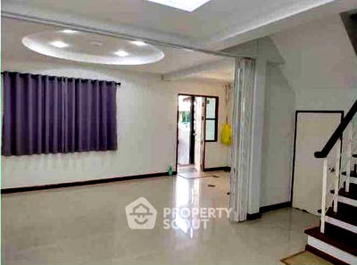 Townhouses for sale Tesco Lotus Srinakarindra : 3-BR Townhouse in Samrong Nuea (ID 2431109)