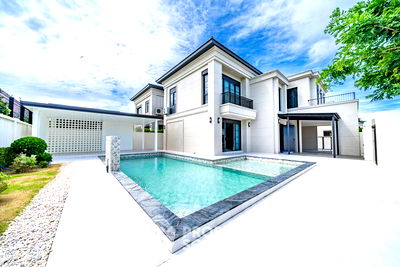 Houses for sale Chonburi : 5-BR Villa at Arcade By Patta close to Pattaya (ID 2499645)