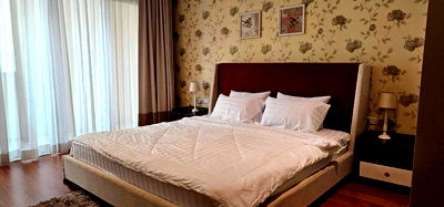 Condos for rent 700 Year Sports Arena Chiang Mai : The Unique @Nimman condo for rent 1bedroom, swimming pool view :  Tell (0955752068 Khun Chompoo)