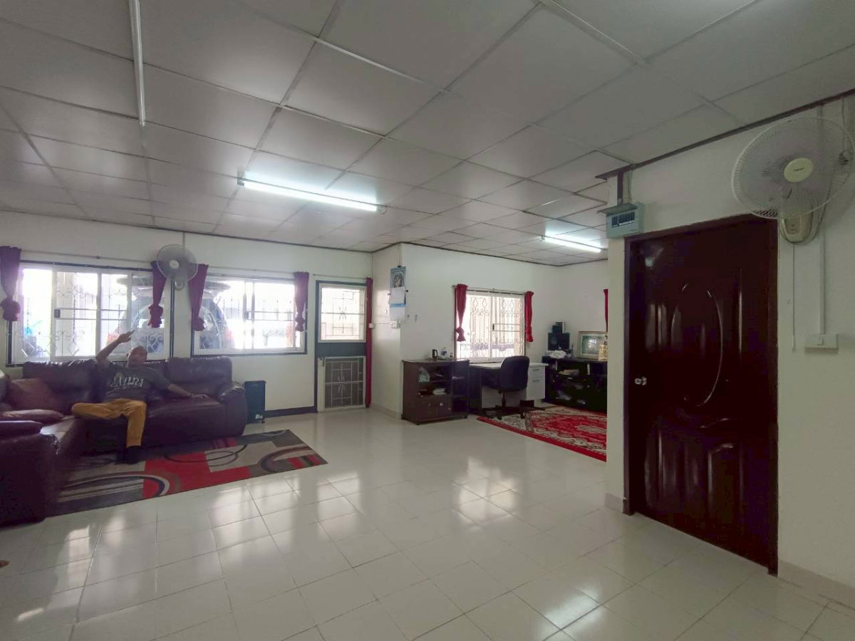 รูป 🏡 บ้านเดี่ยว 1 ชั้น ทำเลสะพานสูง ราคาแค่ 2.8 ล้าน!   ใกล้รถไฟฟ้า 2 สาย | ที่จอดรถ 3 คัน | พร้อมอยู่ทันที 🔥  List No.94711 - รูปที่ 4/10