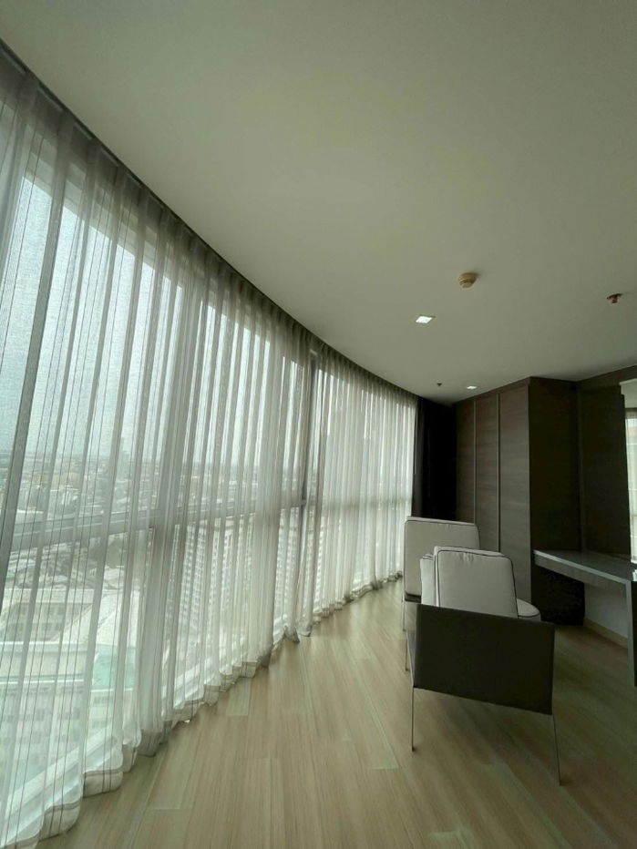 picture Sky Walk                   Residence  - 4/11