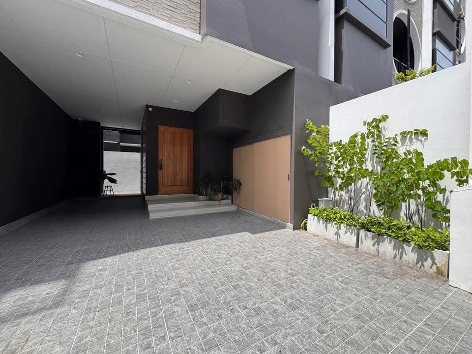 รูป ขาย ซื้อ บ้านเดี่ยว เลียบด่วน เอกมัยรามอินทรา Noble Curve Type Sphere ราคาถูก ไม่เกิน 17 ล้าน สนใจ Line: @951qfbfi - รูปที่ 2/10