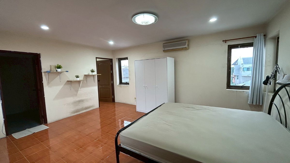 รูป ขายโฮมออฟฟิศ 4 ชั้น ซอยกรุงเทพกรีฑา 15 ทำเลดี ใกล้ทางด่วนและรร.นานาชาติ - รูปที่ 13/16