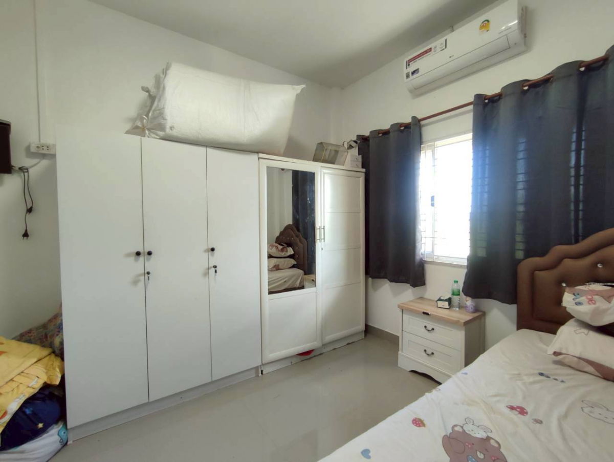 picture 🏡 Single-Storey House with Large Land Near M81 Motorway  📌 Listing no. 94777 - 10/15