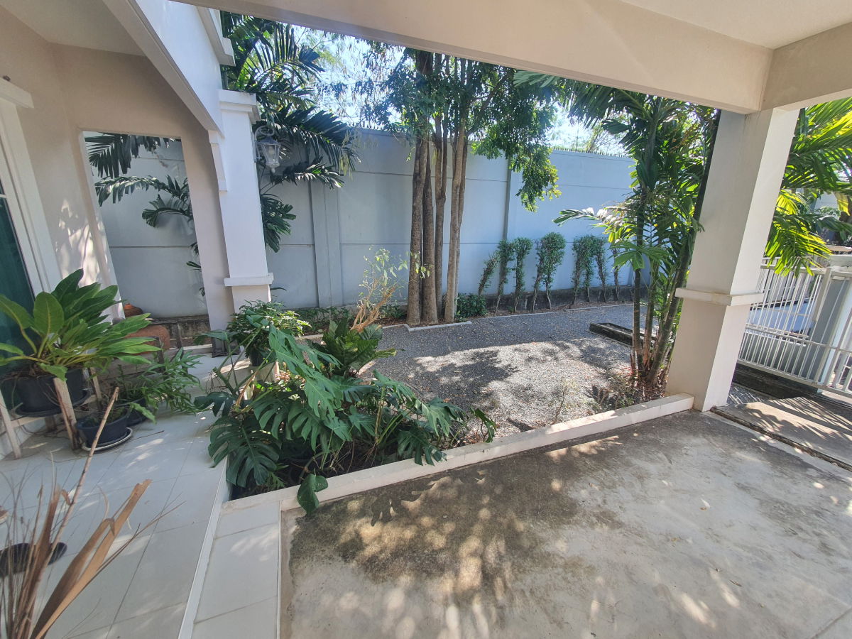 รูป ขายบ้านเดี่ยวหลังมุม ม.วิลลาจจิโอ ปิ่นเกล้า-ศาลายา จาก Land & Houses  บ้านสวย สไตล์ Urban Cottage, สวนรอบบ้านร่มรื่น, ใกล้มหาวิทยาลัยมหิดล เพียง 3 กม.  - รูปที่ 9/48