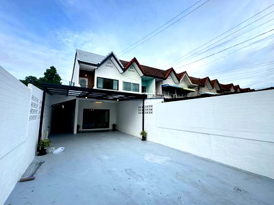 Townhouses for sale : 🏡 𝗛𝗢𝗨𝗦𝗘 𝗙𝗢𝗥 𝗦𝗔𝗟𝗘 | Rompradu Phetkasem 114 Village ⚡️