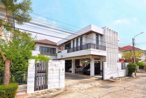 Spacious 3-BR House 400 Sqm In Mahasawat, Nonthaburi (ID 2501288)