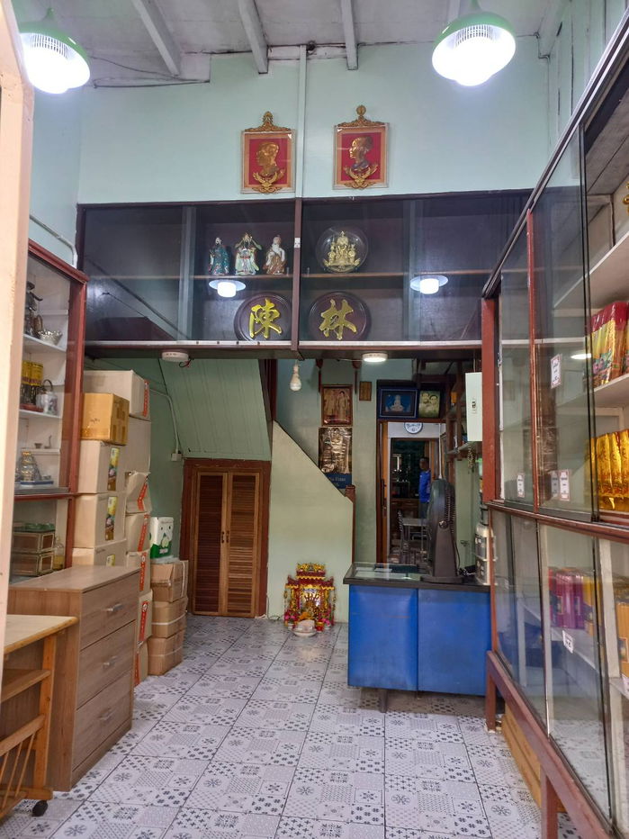 รูป ให้เช่าร้านค้า (ริมถนนจักรวรรดิ์) กลางย่านธุรกิจ ใกล้ตลาดสำเพ็ง-พาหุรัด-สะพานหัน-คลองโอ่งอ่าง( เพียง 5-7 นาที)  - รูปที่ 3/10