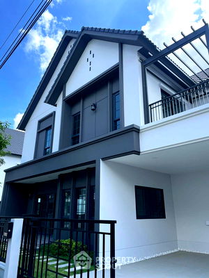 Houses for rent : 4-BR House at Centro Bangna in Bang Kaeo (ID 2505138)