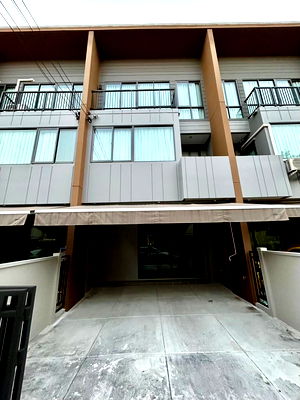 Townhouses for rent Krirk University : Townhome for rent, Phaholyothin-Ramintra area, Baan Klang Muang Phahol-Ramintra, affordable price. Interested? Line: @951qfbfi